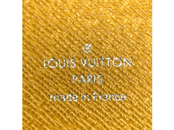 Portafoglio Lungo Brazza in Taiga Louis Vuitton Giallo - vista 7