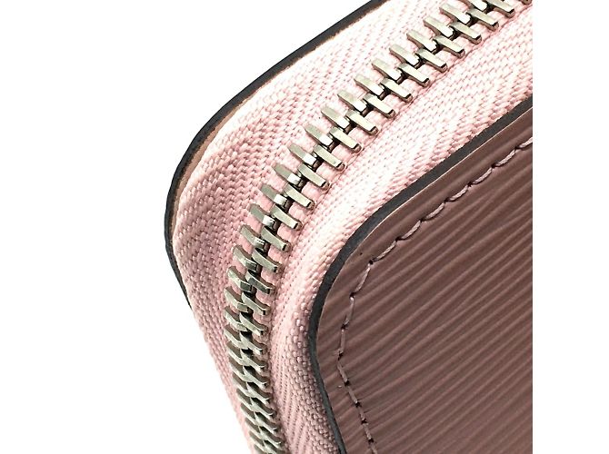 Cartera Zippy Epi Louis Vuitton en Rosa Ballerina - vista 6