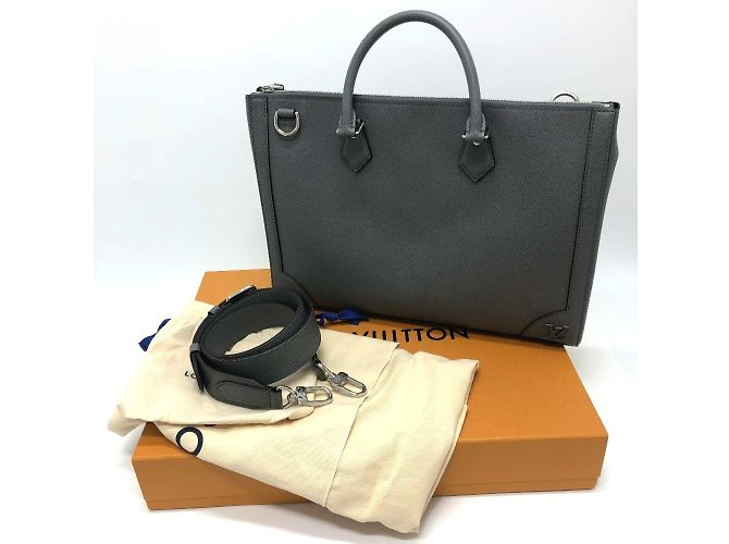 Borsa Slim Taiga Louis Vuitton Marrone - vista 15