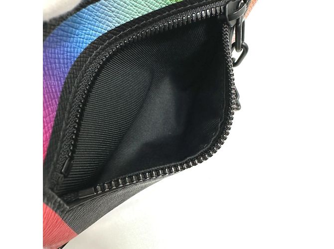 Borsa a Spalla Mini Soft Trunk Taiga Louis Vuitton Nero - vista 11