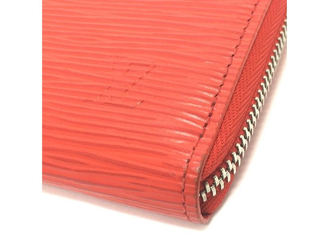 Cartera Larga Clemence de Cuero Epi Louis Vuitton Roja - vista 4