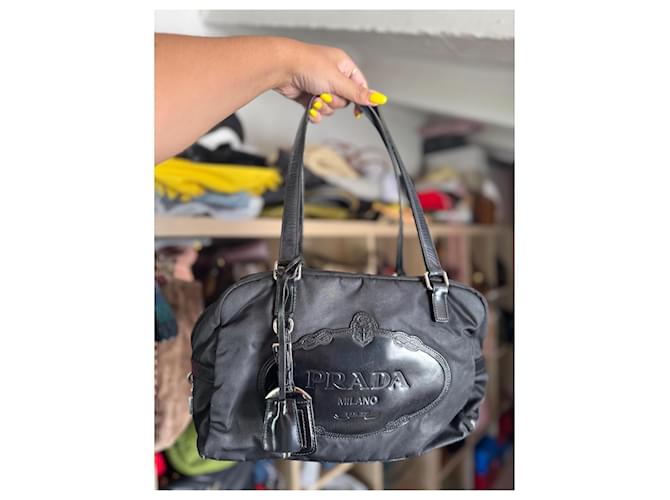 Borsa bowling Prada nera in pelliccia e nylon Nero - vista 2