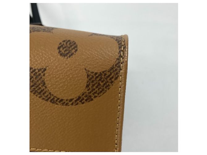 Borsa a Spalla/Tote Bag Louis Vuitton Monogram Giant On the Go MM 2 in 1 Marrone Beige - vista 7