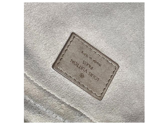 Borsa a Spalla Nimbus GM Monogram Olympe Louis Vuitton Beige Crudo - vista 13