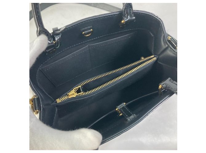 Borsa Montaigne BB in Monogram Vernis di Louis Vuitton Nero - vista 9