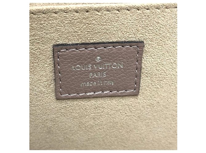 Pochette Jour PM in pelle Taurillon Louis Vuitton Beige Taupe - vista 9