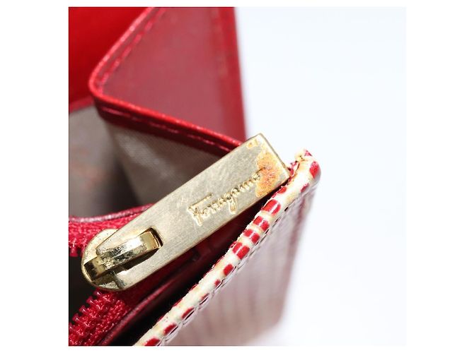 Portafoglio a spalla Salvatore Ferragamo Pelle Rossa Oro Auth sw1278 Rosso D'oro - vista 10