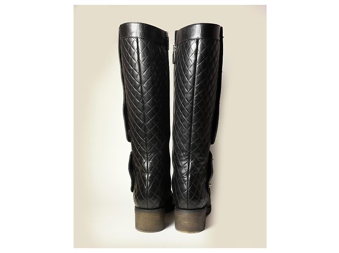 Increíbles Botas Turnlock de Chanel CC con múltiples hebillas Negro - vista 10