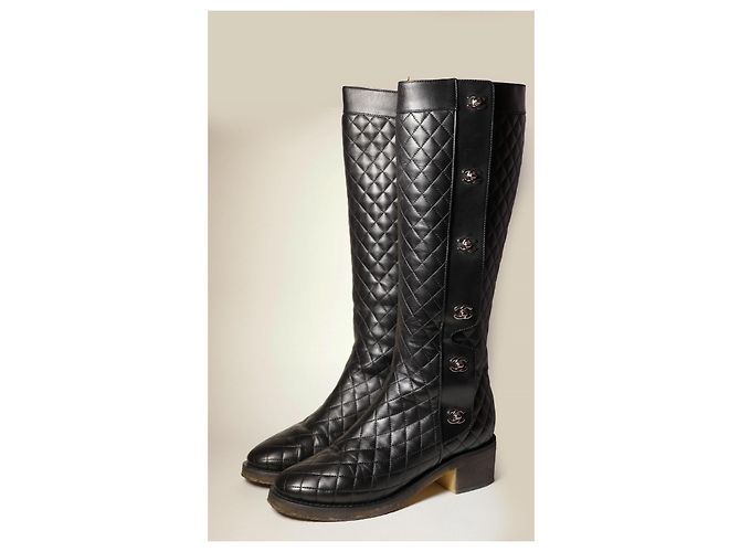Increíbles Botas Turnlock de Chanel CC con múltiples hebillas Negro - vista 3