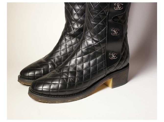Increíbles Botas Turnlock de Chanel CC con múltiples hebillas Negro - vista 4