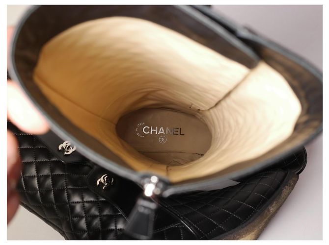 Increíbles Botas Turnlock de Chanel CC con múltiples hebillas Negro - vista 9