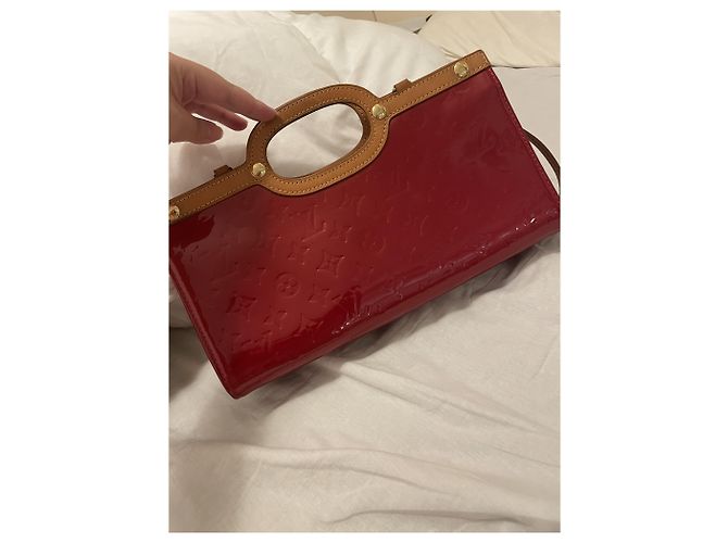 Roxbury Louis Vuitton Handtasche Rot Lackleder - Ansicht 10