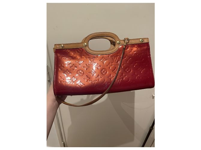 Roxbury Louis Vuitton Handtasche Rot Lackleder - Ansicht 3