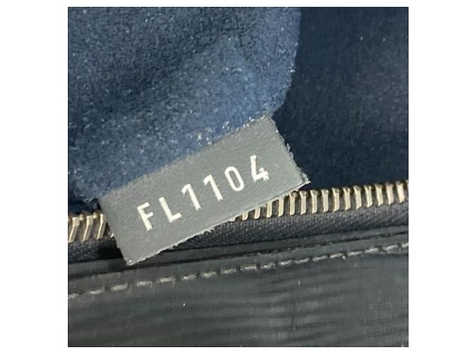 Bolso de documento de cuero Epi Louis Vuitton Azul Azul marino - vista 15