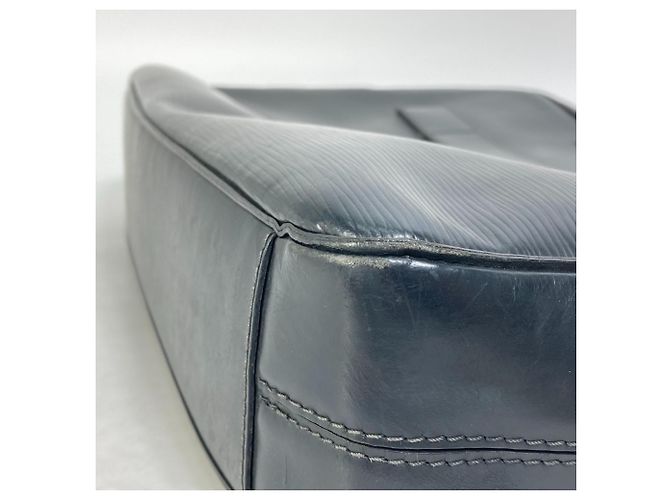 Bolso de documento de cuero Epi Louis Vuitton Azul Azul marino - vista 6