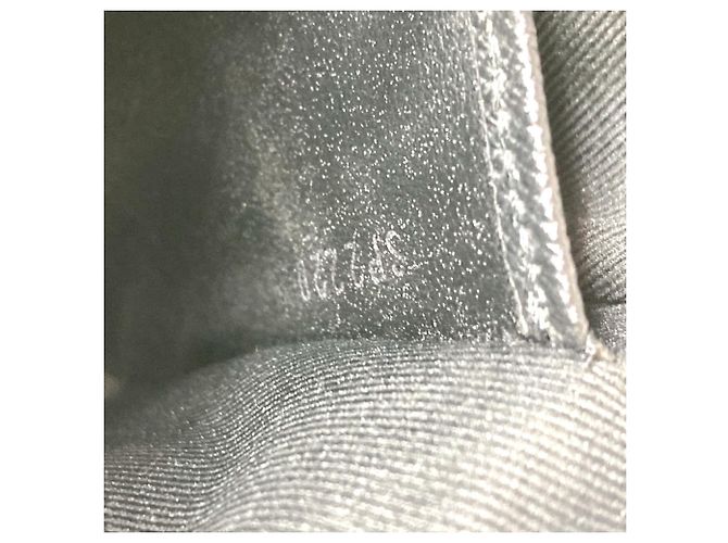 Pochete Discovery PM Monogram Eclipse da Louis Vuitton Preto Monograma - vista 12