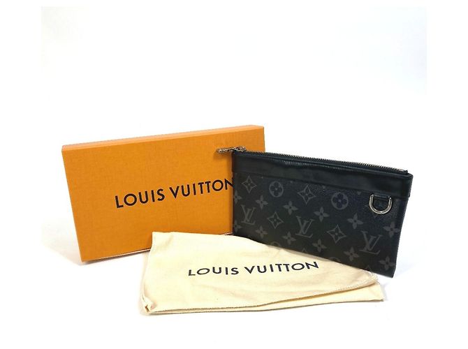 Pochete Discovery PM Monogram Eclipse da Louis Vuitton Preto Monograma - vista 13