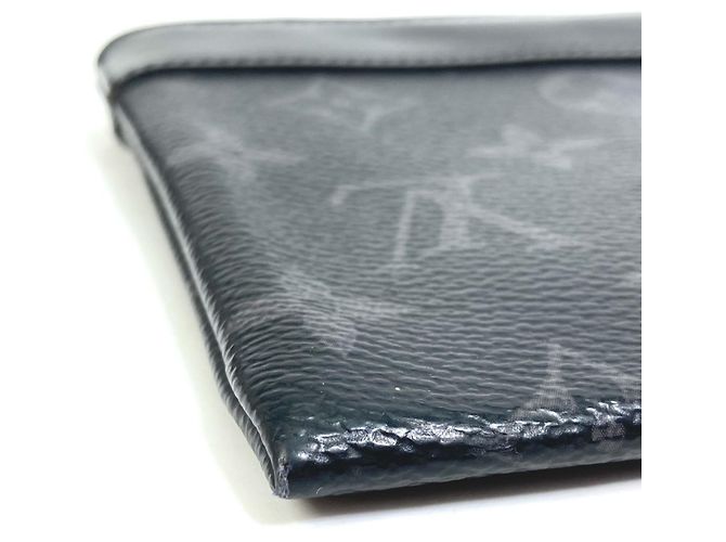 Pochete Discovery PM Monogram Eclipse da Louis Vuitton Preto Monograma - vista 9