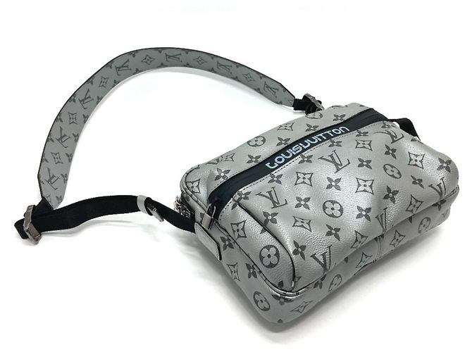 Borsa a Spalla Louis Vuitton Monogram Reflect PM Argento - vista 3