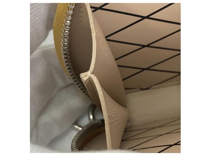 Louis Vuitton Micro Boite Chapeau Wallet with Chain Beige - view 13