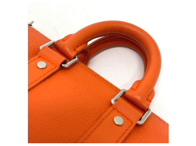 Borsa a Spalla 2 in 1 Louis Vuitton M81004 LV Aerogram Keepall XS Arancione - vista 7
