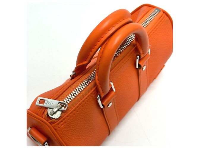 Borsa a Spalla 2 in 1 Louis Vuitton M81004 LV Aerogram Keepall XS Arancione - vista 8