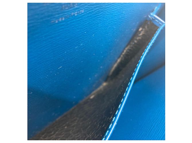 Borsa a spalla Capuchin One-Shoulder in Epi di Louis Vuitton Blu - vista 11