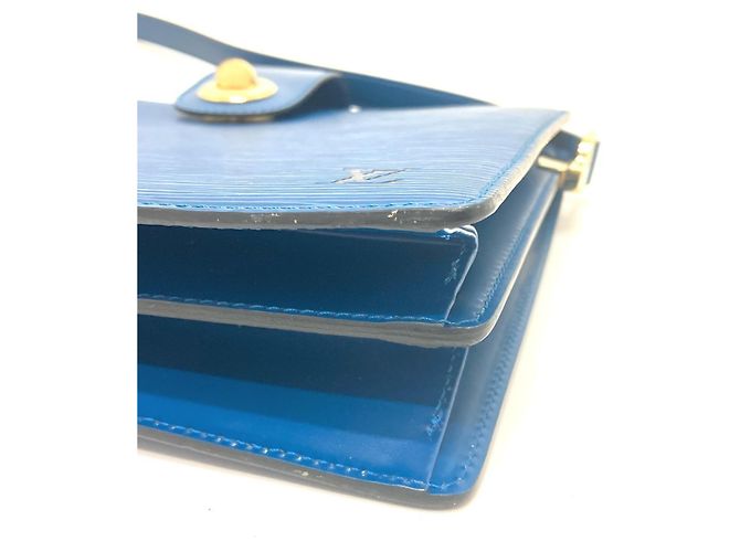 Borsa a spalla Capuchin One-Shoulder in Epi di Louis Vuitton Blu - vista 6