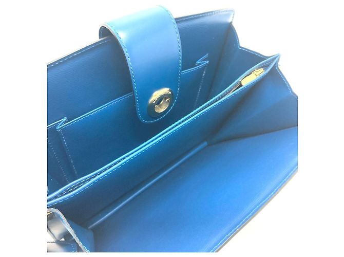 Borsa a spalla Capuchin One-Shoulder in Epi di Louis Vuitton Blu - vista 8