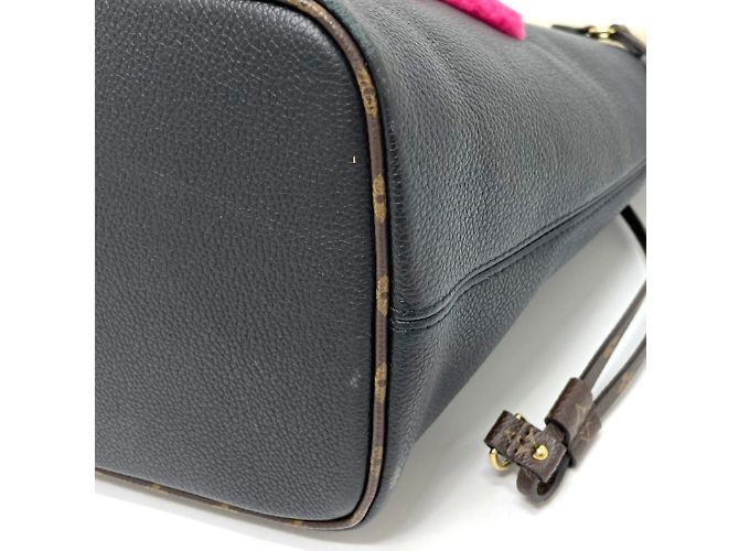 Borsa a Spalla Neverfull MM Monogram Flower di Louis Vuitton Nero Monogramma - vista 16