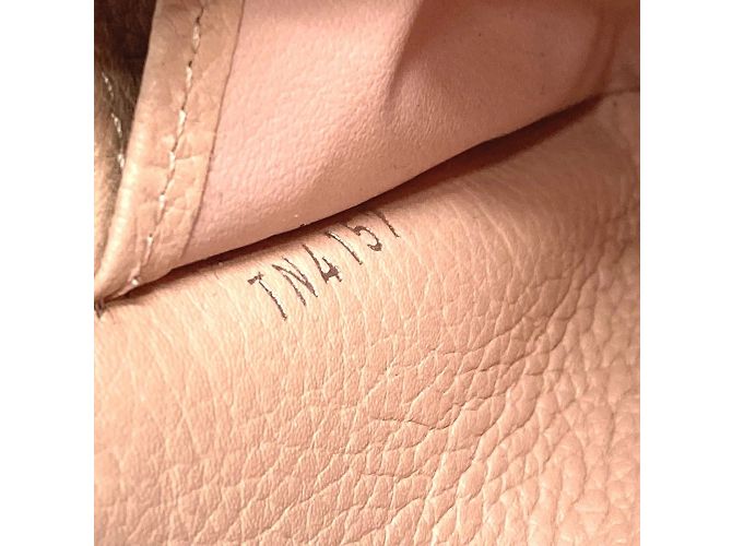 Louis Vuitton Monogram Mahina Iris Bifold Lange Geldbörse Pink - Ansicht 10