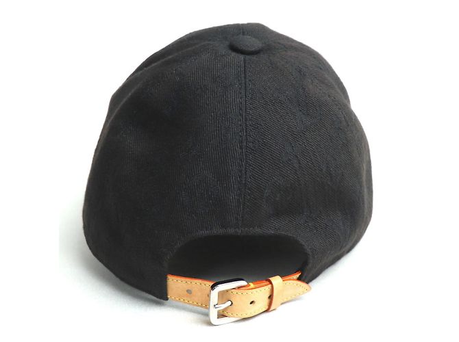 Louis Vuitton Monogram Essential Cap Black - view 3