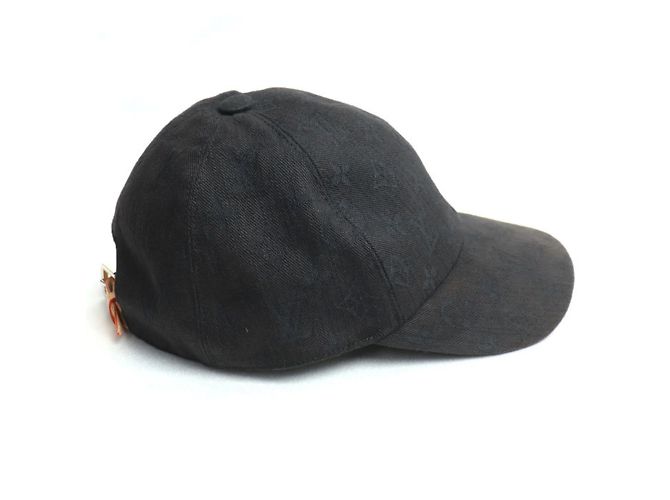 Louis Vuitton Monogram Essential Cap Black - view 4
