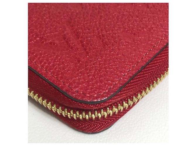 Cartera Zippy Monogram Empreinte Louis Vuitton Roja - vista 4