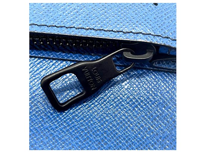 Cartera Bifold Long Brazza NM de Cuero Epi Louis Vuitton Roja Azul Verde - vista 10