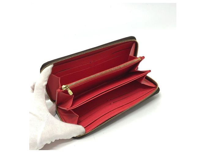 Louis Vuitton Monogram Zippy Wallet - view 9