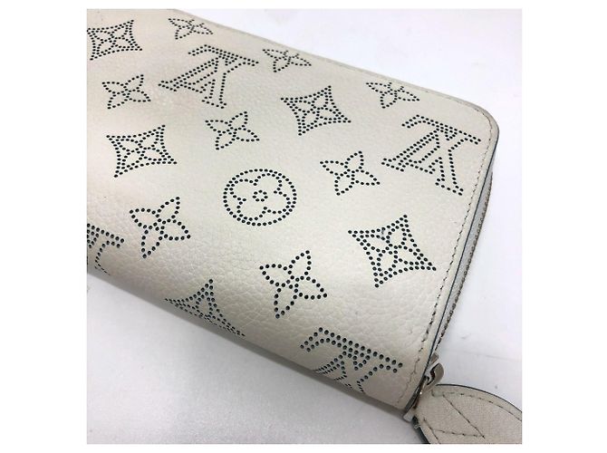 Cartera Zippy Monogram Mahina Louis Vuitton Blanco - vista 5