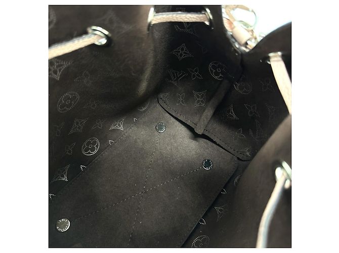 Sac à épaule 2-en-1 Mahina Bella de Louis Vuitton Rose - vue 10