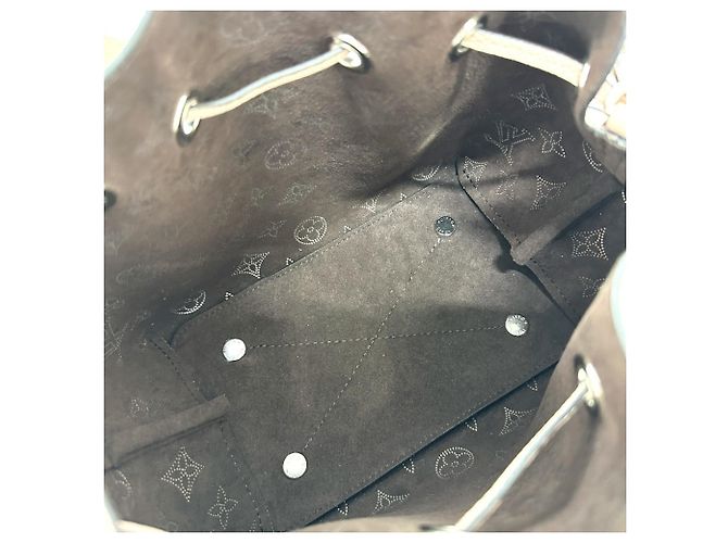 Sac à épaule 2-en-1 Mahina Bella de Louis Vuitton Rose - vue 9