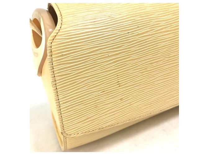 Borsa a Spalla Louis Vuitton Epi Nocturne PM Giallo - vista 4