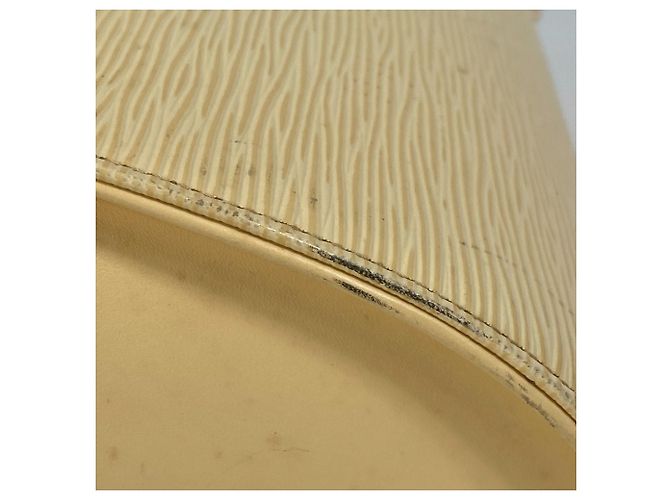 Borsa a Spalla Louis Vuitton Epi Nocturne PM Giallo - vista 7
