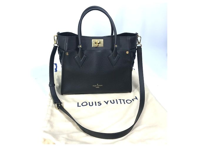 Louis Vuitton Monogram Tuftage On My Side MM Tote Bag Schwarz - Ansicht 14