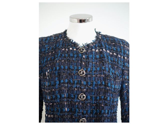 Blazer de tweed de seda azul de CHANEL. - vista 2