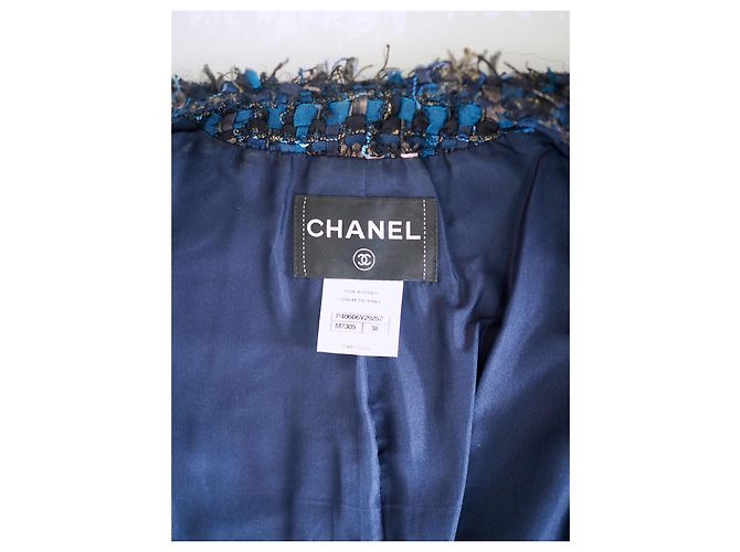 Blazer de tweed de seda azul de CHANEL. - vista 7