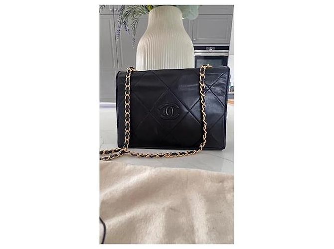 Borsa fotocamera Chanel nera in pelle d'agnello Nero - vista 22