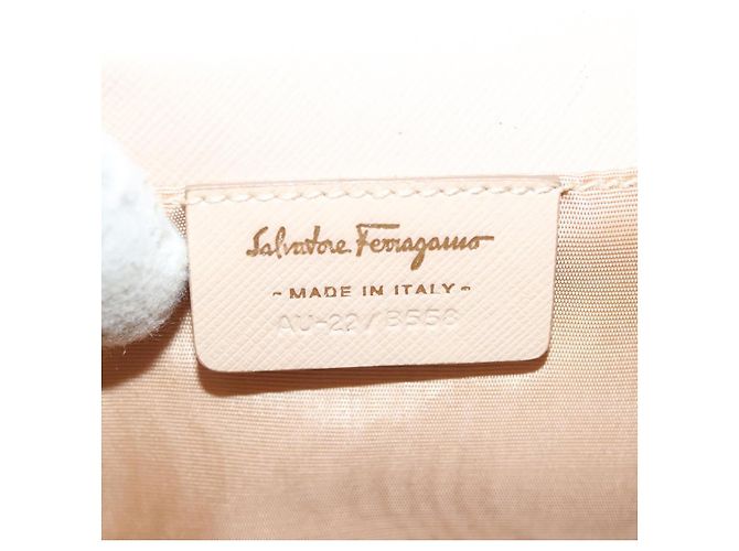 Borsa a Spalla Chain Vala in Pelle Beige Oro Auth 133406 di Salvatore Ferragamo - vista 17