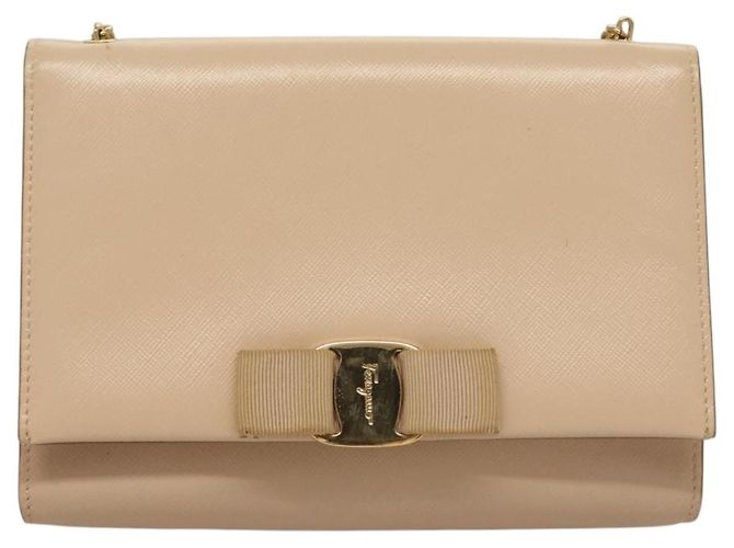 Borsa a Spalla Chain Vala in Pelle Beige Oro Auth 133406 di Salvatore Ferragamo - vista 2