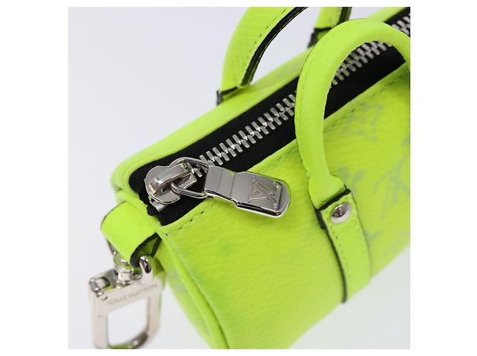LOUIS VUITTON Taigalama Schlüsselanhänger Mini Keepall Charm Gelb M01048 Auth 136330 - Ansicht 18