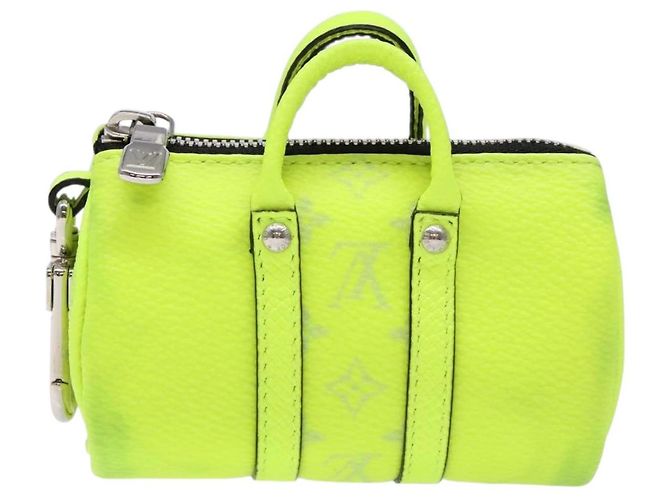 LOUIS VUITTON Taigalama Schlüsselanhänger Mini Keepall Charm Gelb M01048 Auth 136330 - Ansicht 2