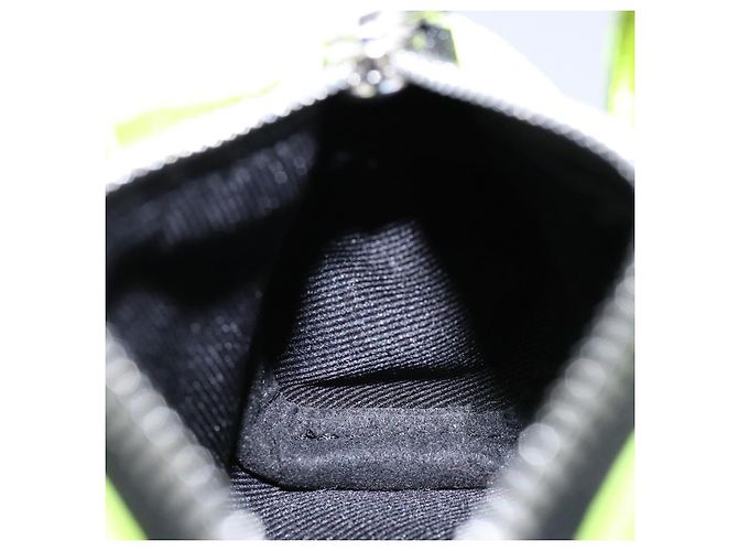 LOUIS VUITTON Taigalama Schlüsselanhänger Mini Keepall Charm Gelb M01048 Auth 136330 - Ansicht 20